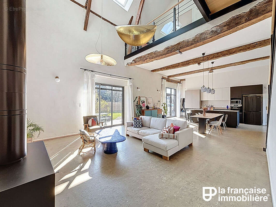 Maison à VEZIN-LE-COQUET