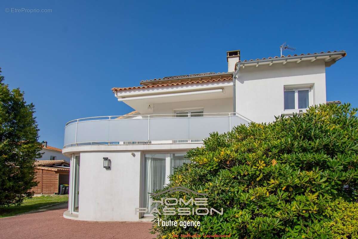 Maison à VAUX-SUR-MER