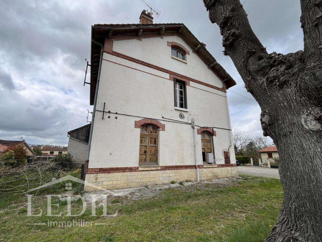 Maison à VALENCE-SUR-BAISE