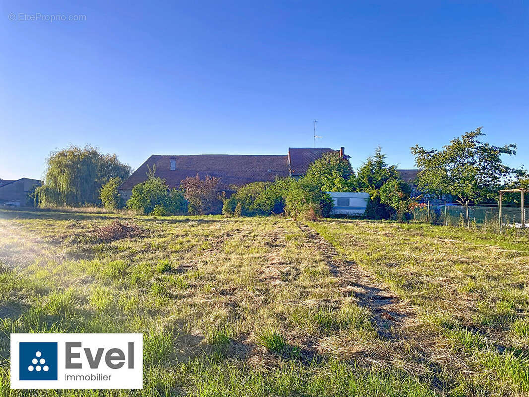 Terrain à BENESTROFF