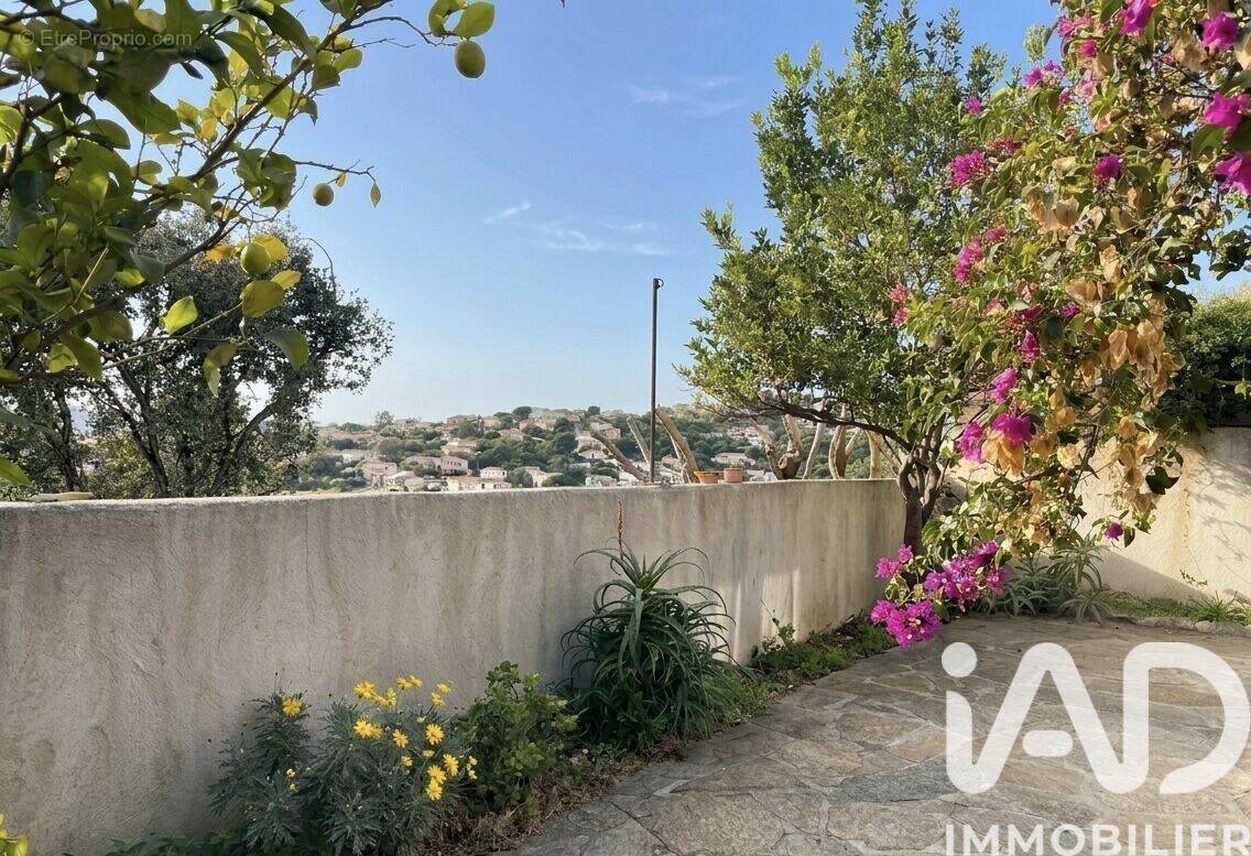 Photo 1 - Appartement à LE LAVANDOU