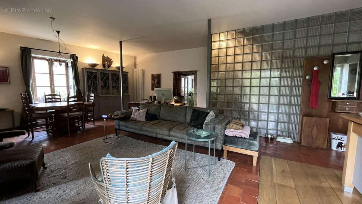 Maison à LAROCHEMILLAY