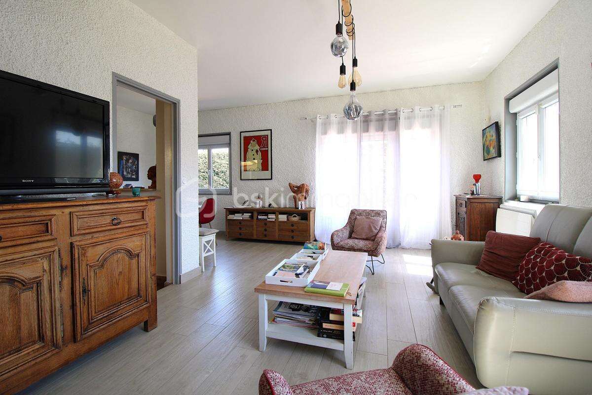 maison de 143 m² de type 5 au calme - photo 3