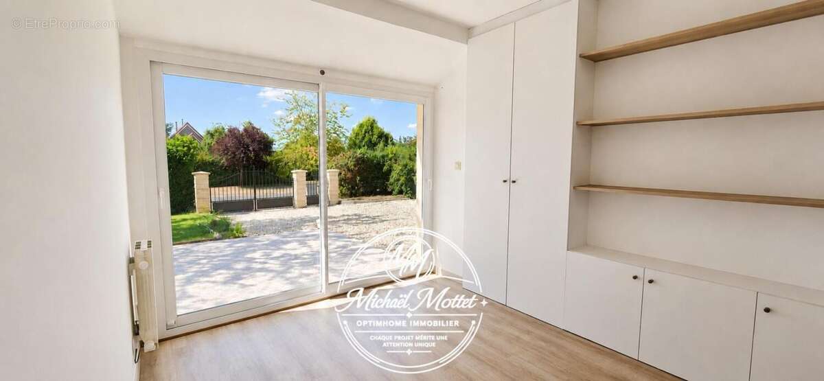 Maison contemporaine de plain-pied sur 1 282 m² de terrain – Saint-Samson-de-la-Roque (27680) - photo 8