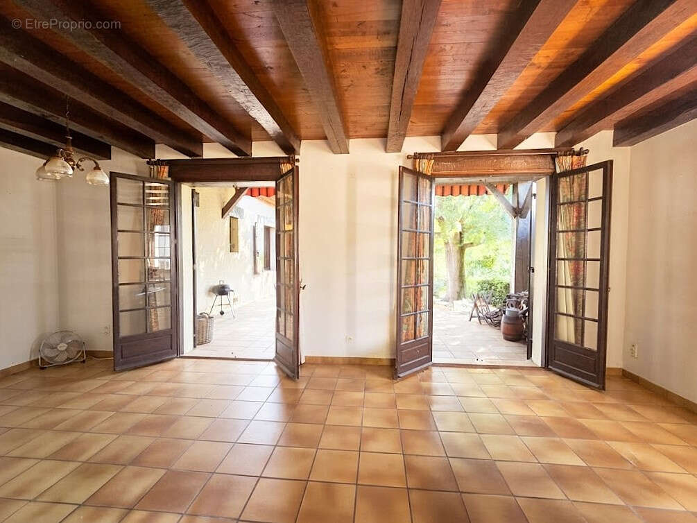 Maison à MONTAYRAL