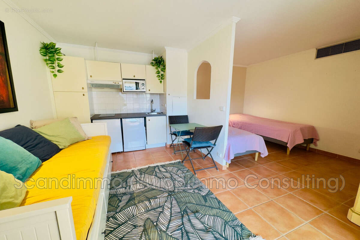 Appartement à MANDELIEU-LA-NAPOULE