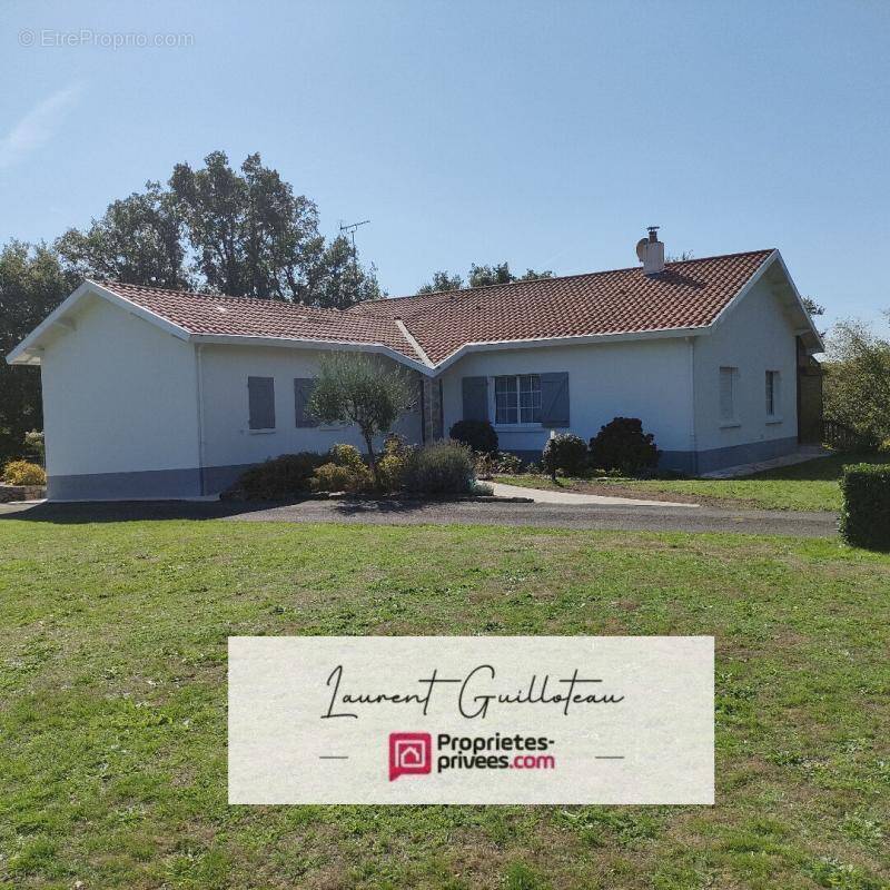 Maison à MORTAGNE-SUR-SEVRE