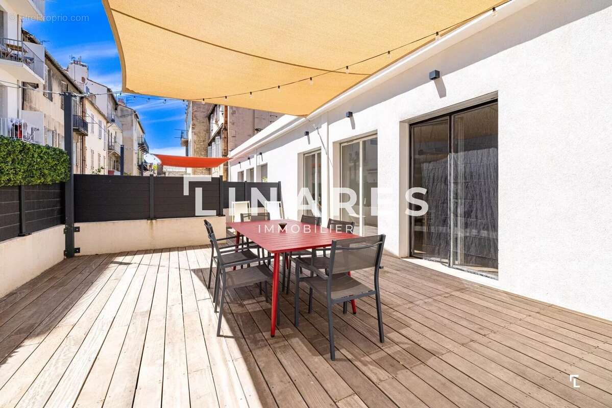 Appartement à MARSEILLE-1E
