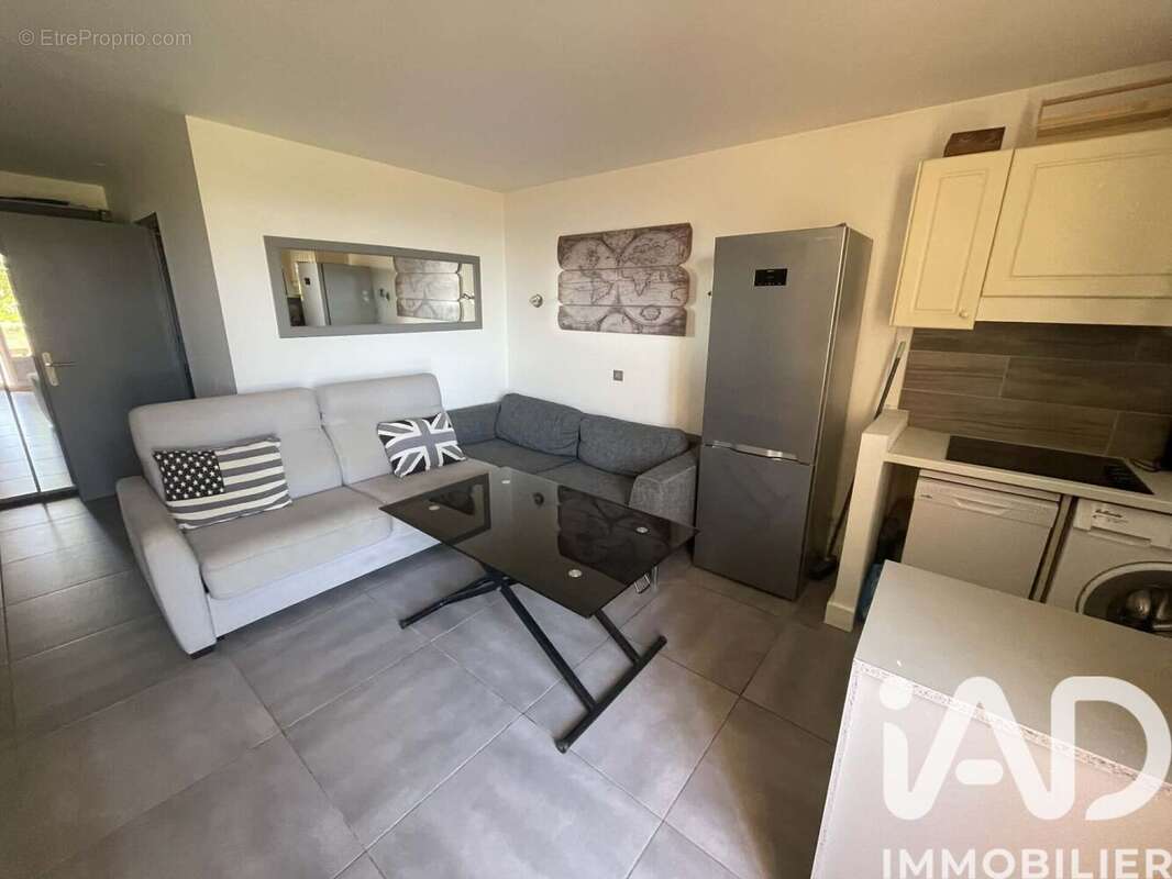 Photo 2 - Appartement à ROQUEBRUNE-SUR-ARGENS