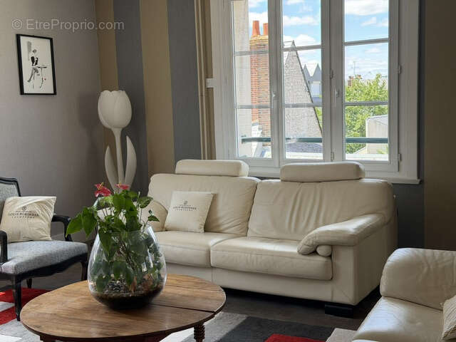 Centre ville ORLEANS -Appartement rénové de 110m2 avec garage fermé- - photo 2