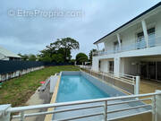 Maison à LES ABYMES