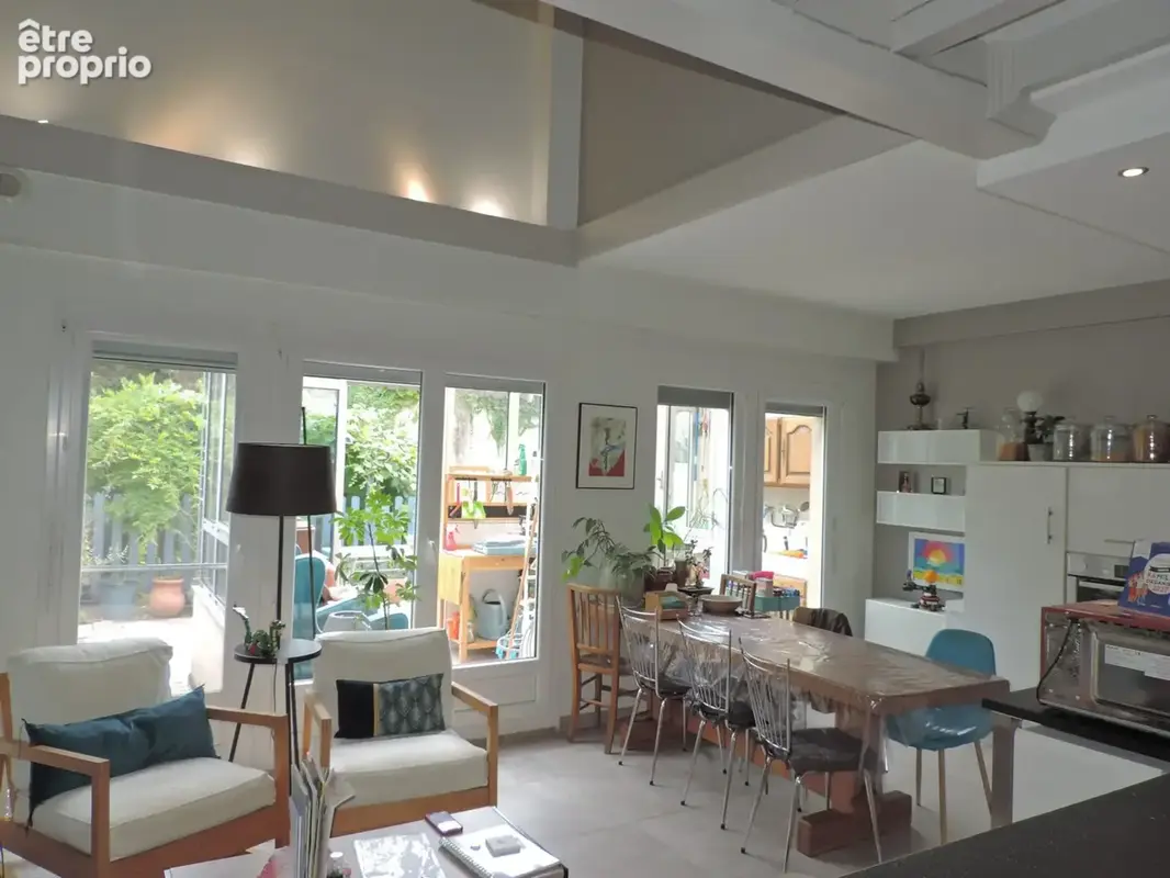 Dpt Ain (01), à vendre BOURG EN BRESSE, appartement T5 de 113 m² en duplex avec véranda, terrasse, jardin privatif et garage - photo 2