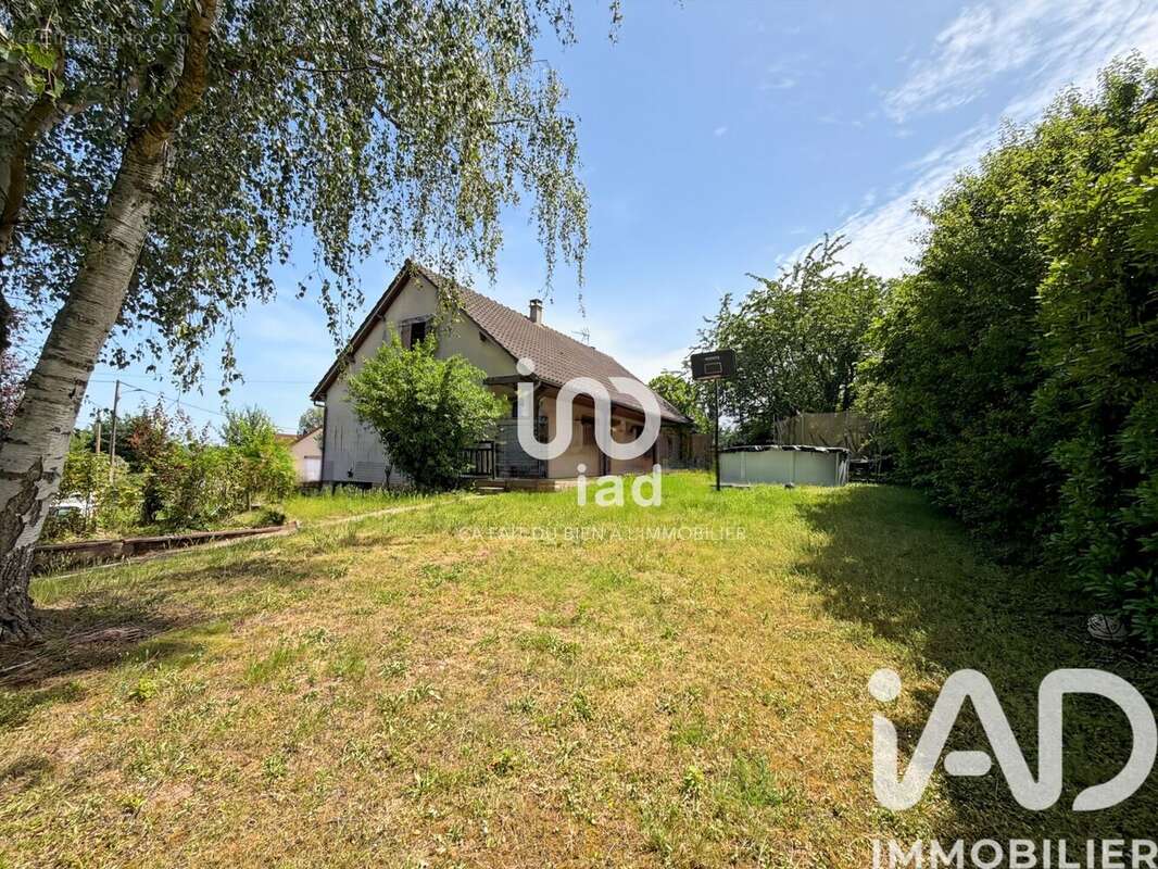 Maison 141 m² à Etigny  - photo 9