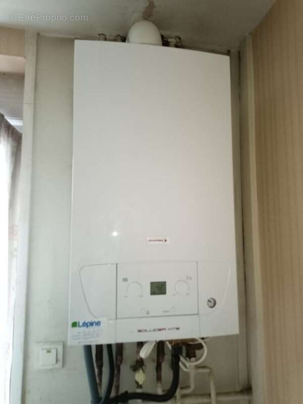 Appartement à COURS-LA-VILLE