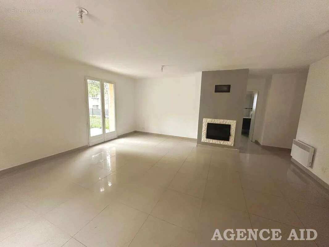 Maison à CUGES-LES-PINS