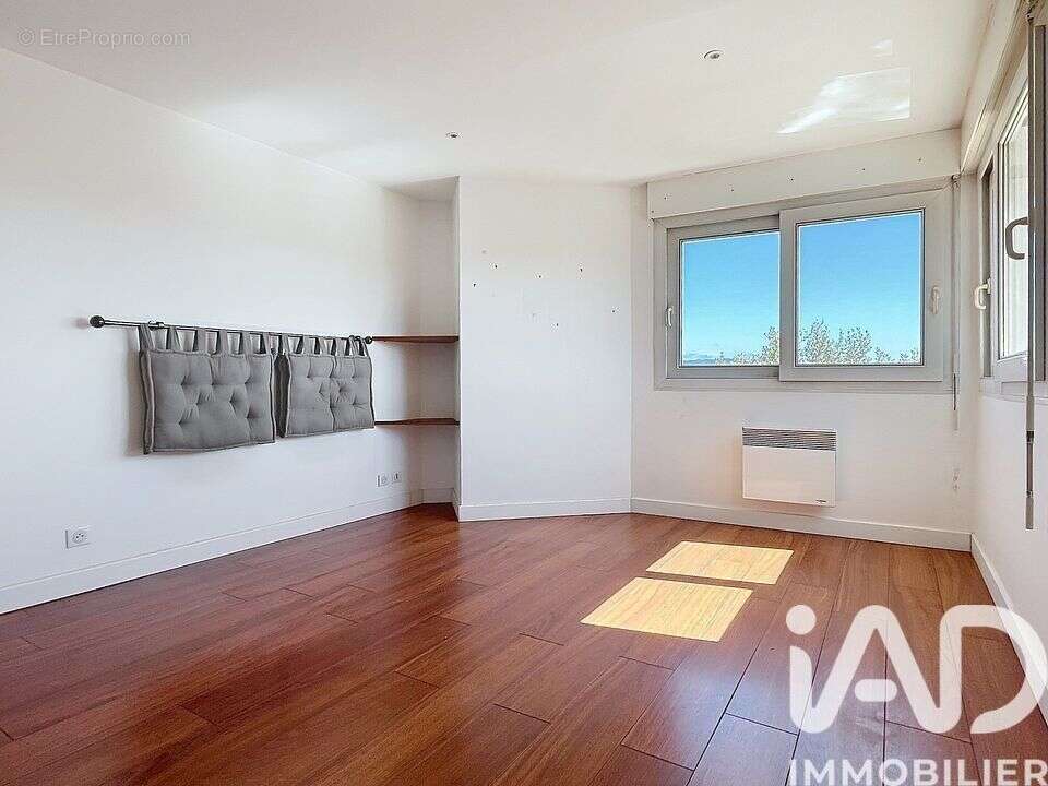 Maison 187 m² à La Garde  - photo 7