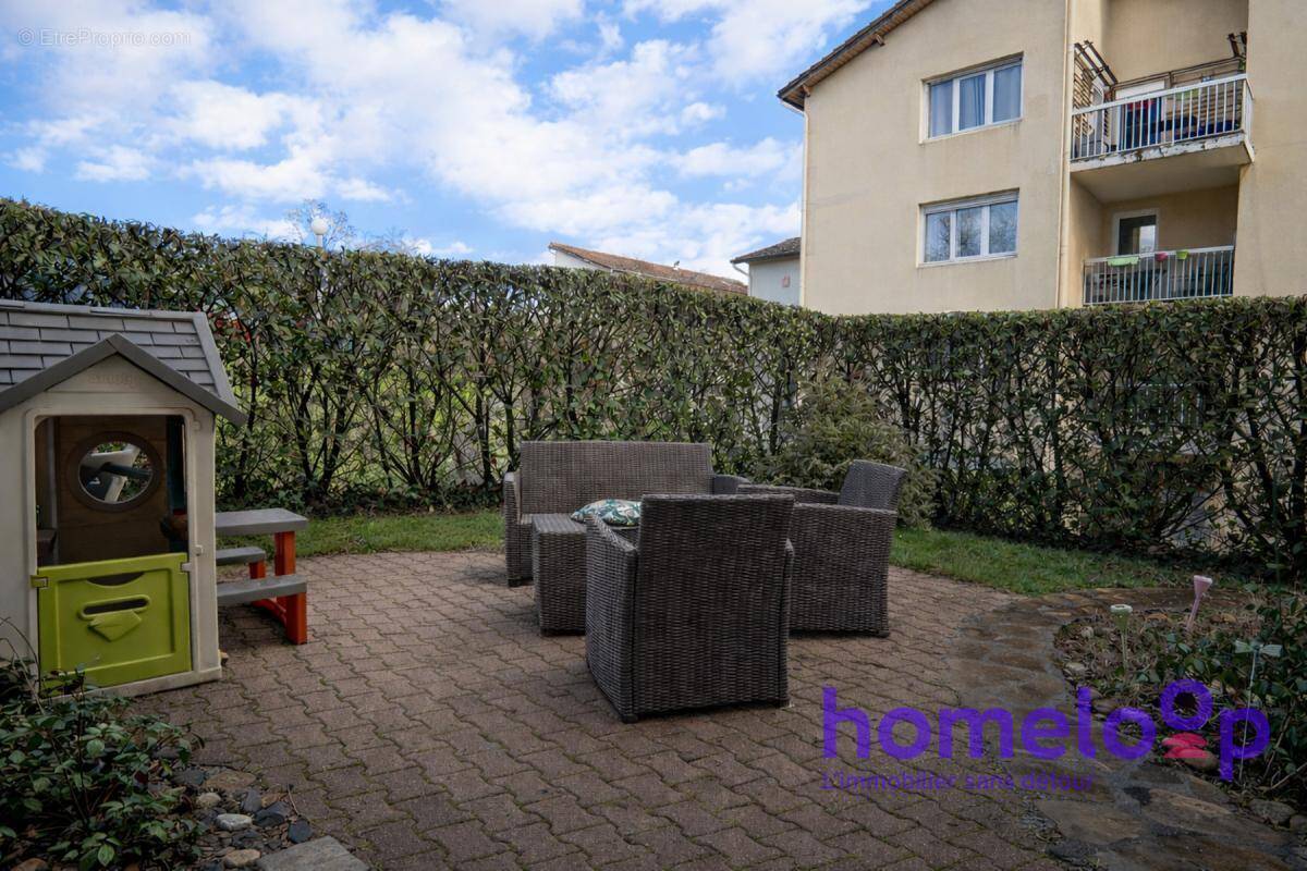 Appartement à SAINT-GENIS-LAVAL