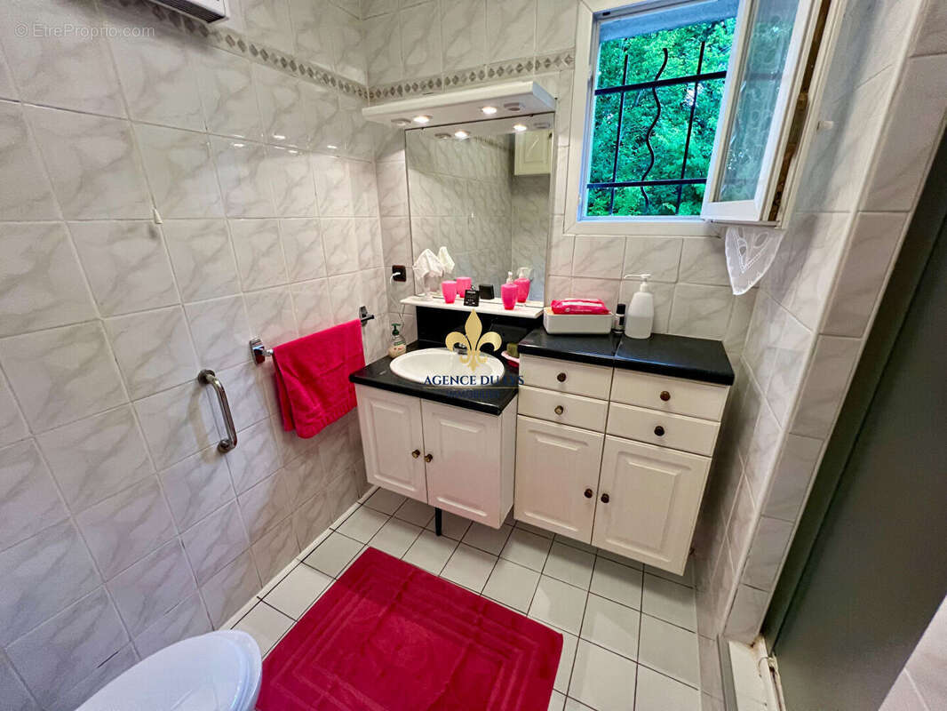 PROCHE CHANTILLY - Maison 5 pièces 138 m² avec jardin et piscine - photo 6