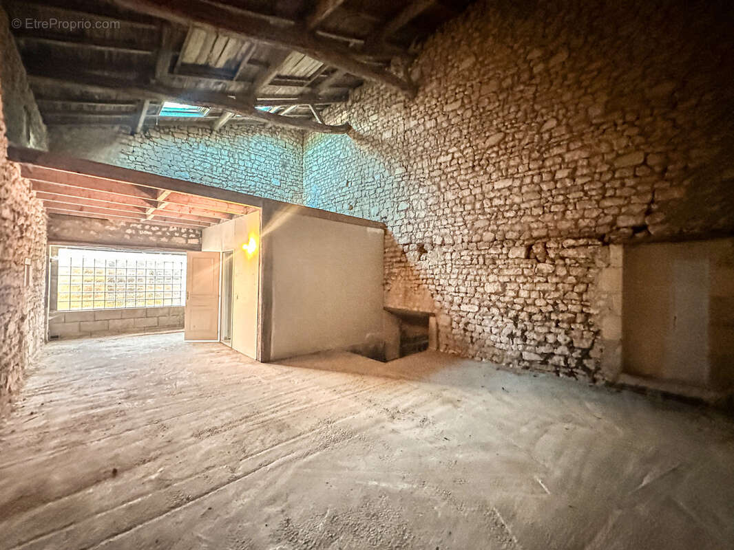 Maison à CHAMPAGNOLLES