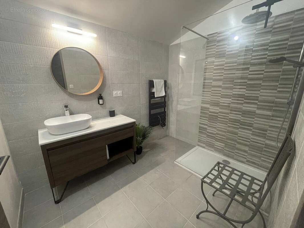 À découvrir – Maison en pierre rénovée à Ranton - photo 7