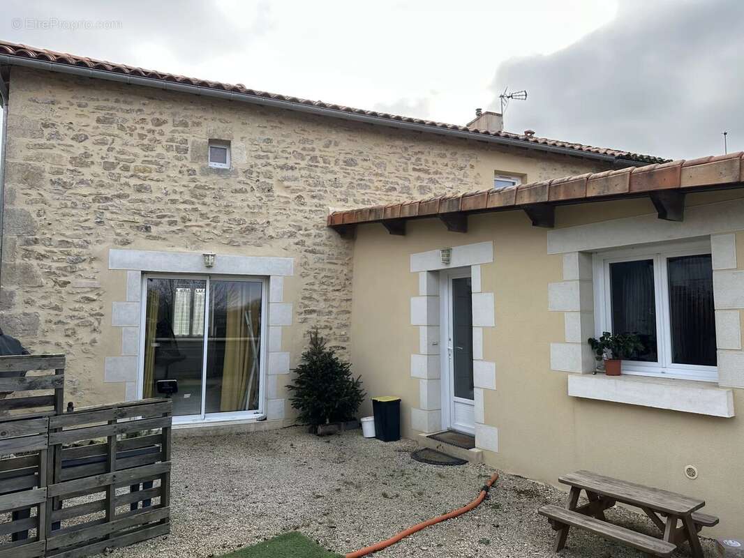 Maison à CHATEAU-GARNIER