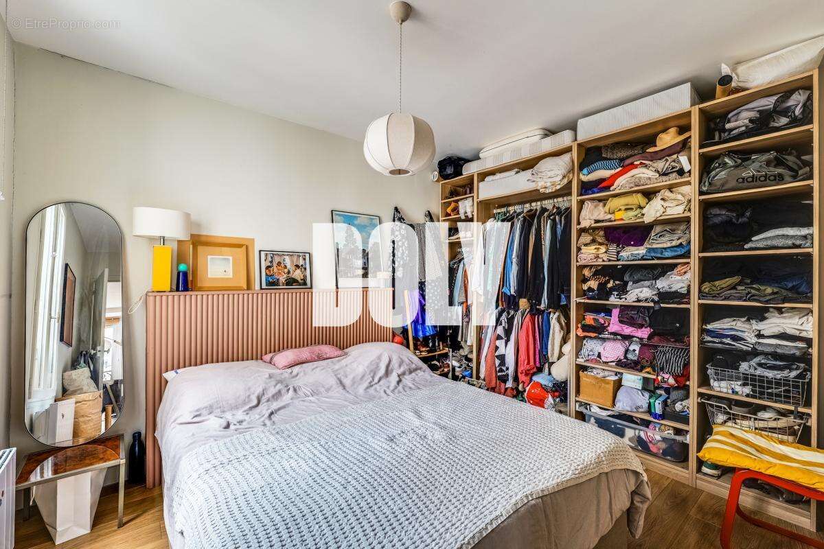 Appartement à PARIS-10E