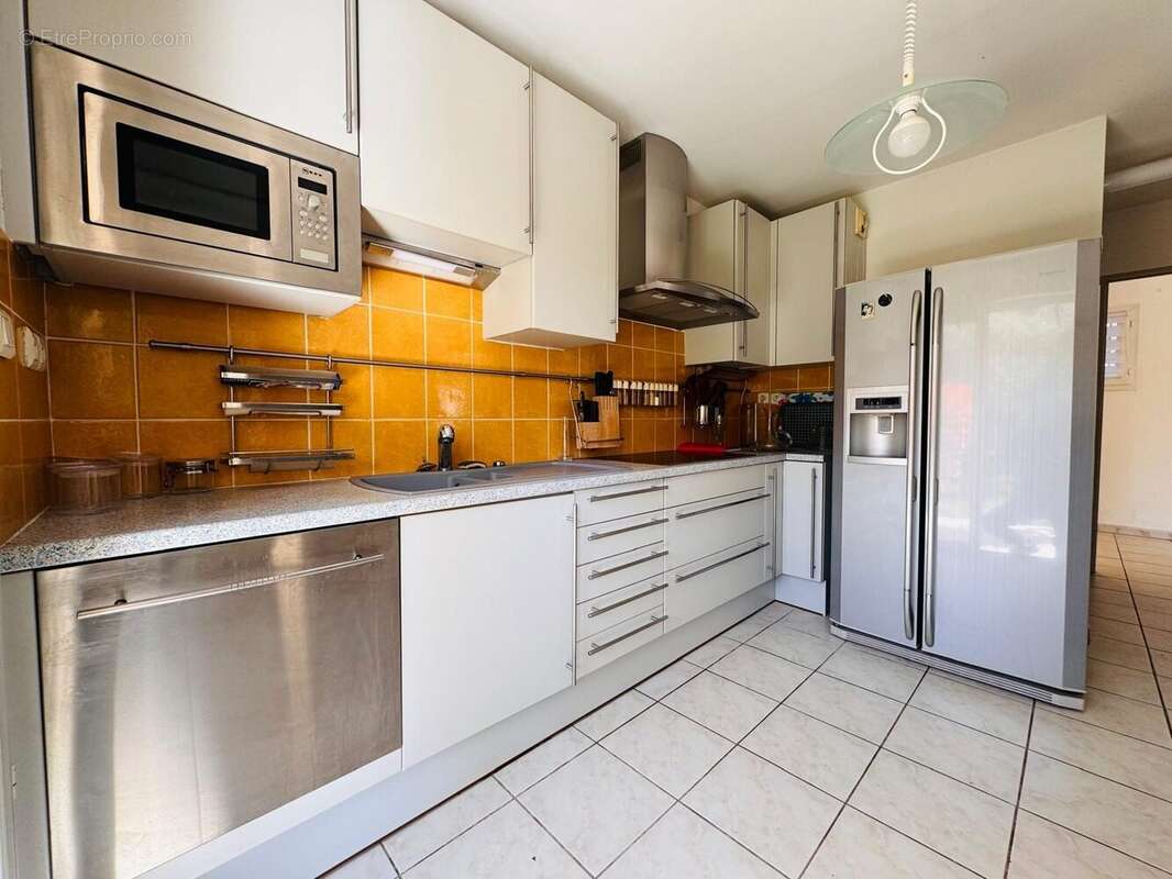 Appartement à VILLENEUVE-LES-AVIGNON