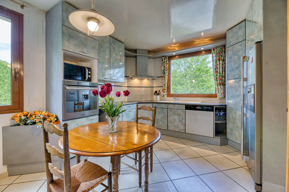 Maison 214 m² à Mont-Saint-Aignan  - photo 2