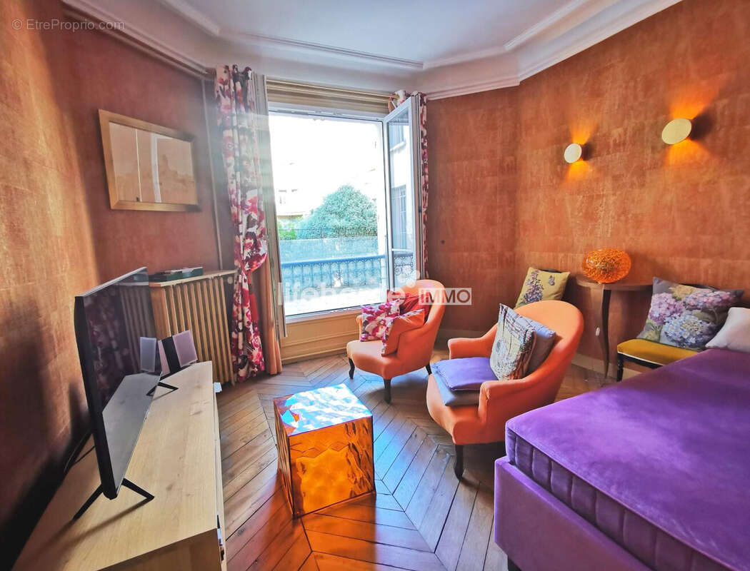 Appartement à PARIS-8E