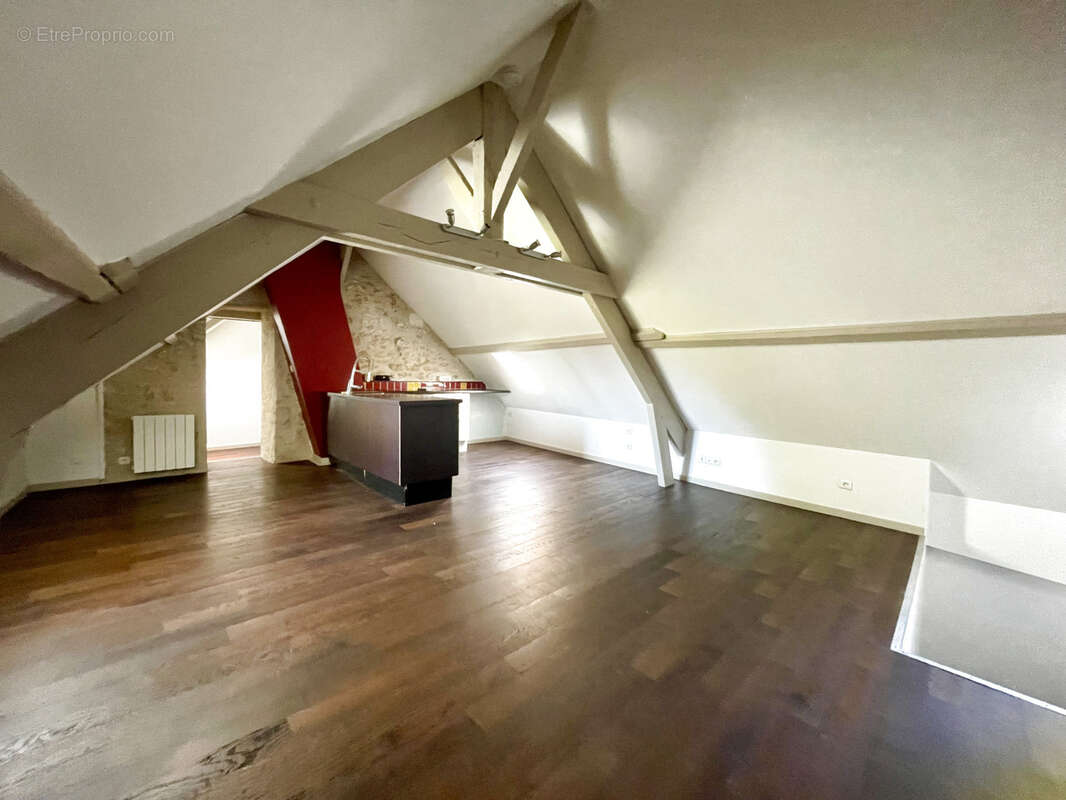 Centre ville Historique Senlis : Appartement T3 - photo 2