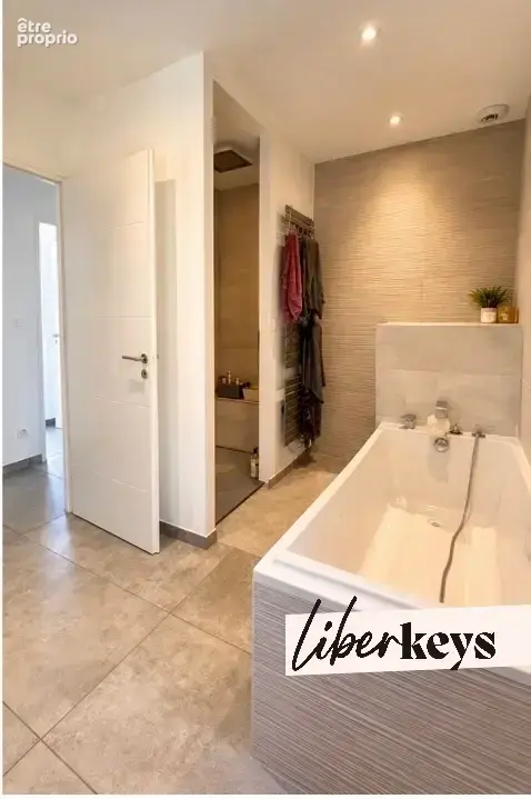 Maison contemporaine de plain-pied – 200 m² – 10 pièces – Parnans - photo 10