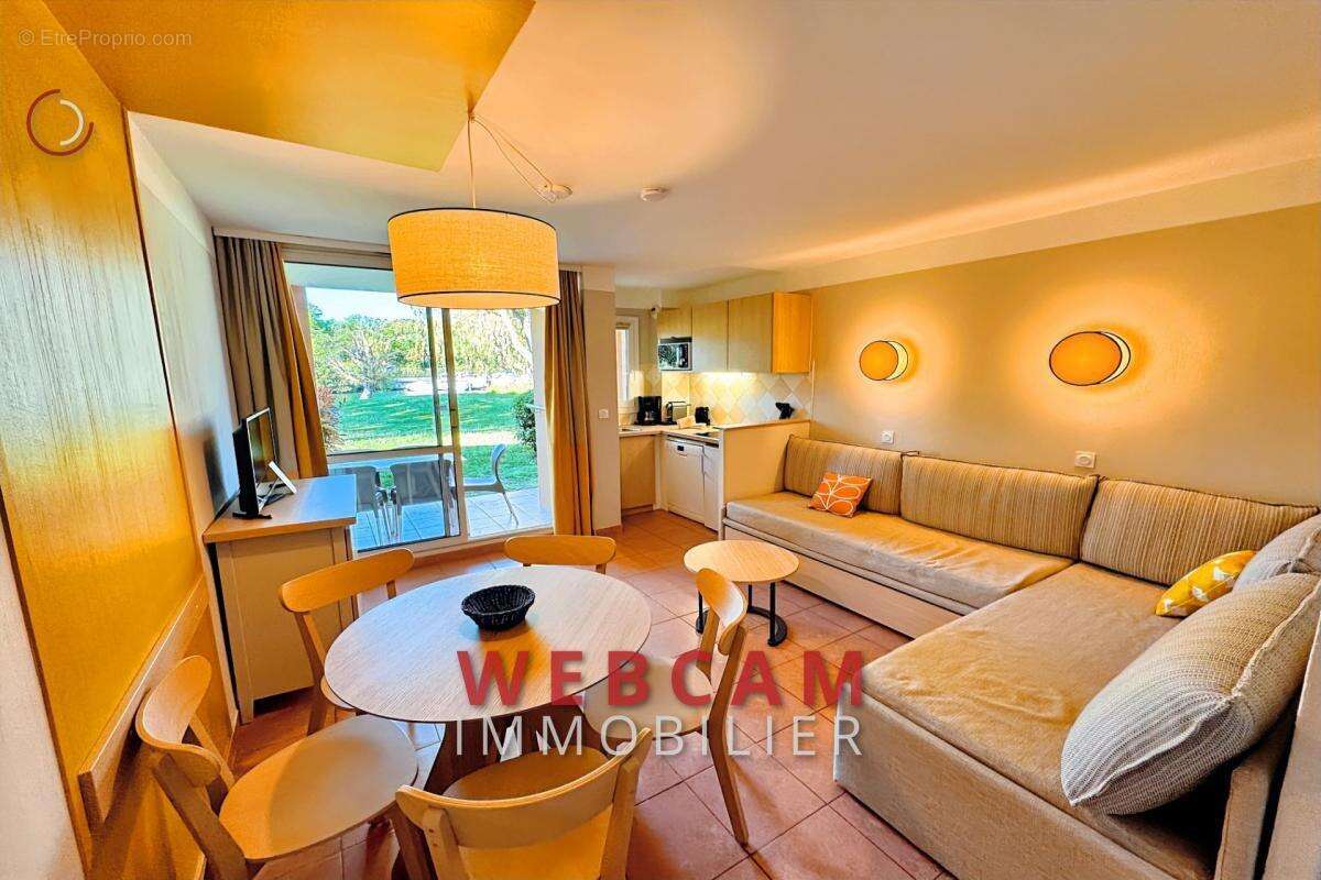 Appartement à MANDELIEU-LA-NAPOULE