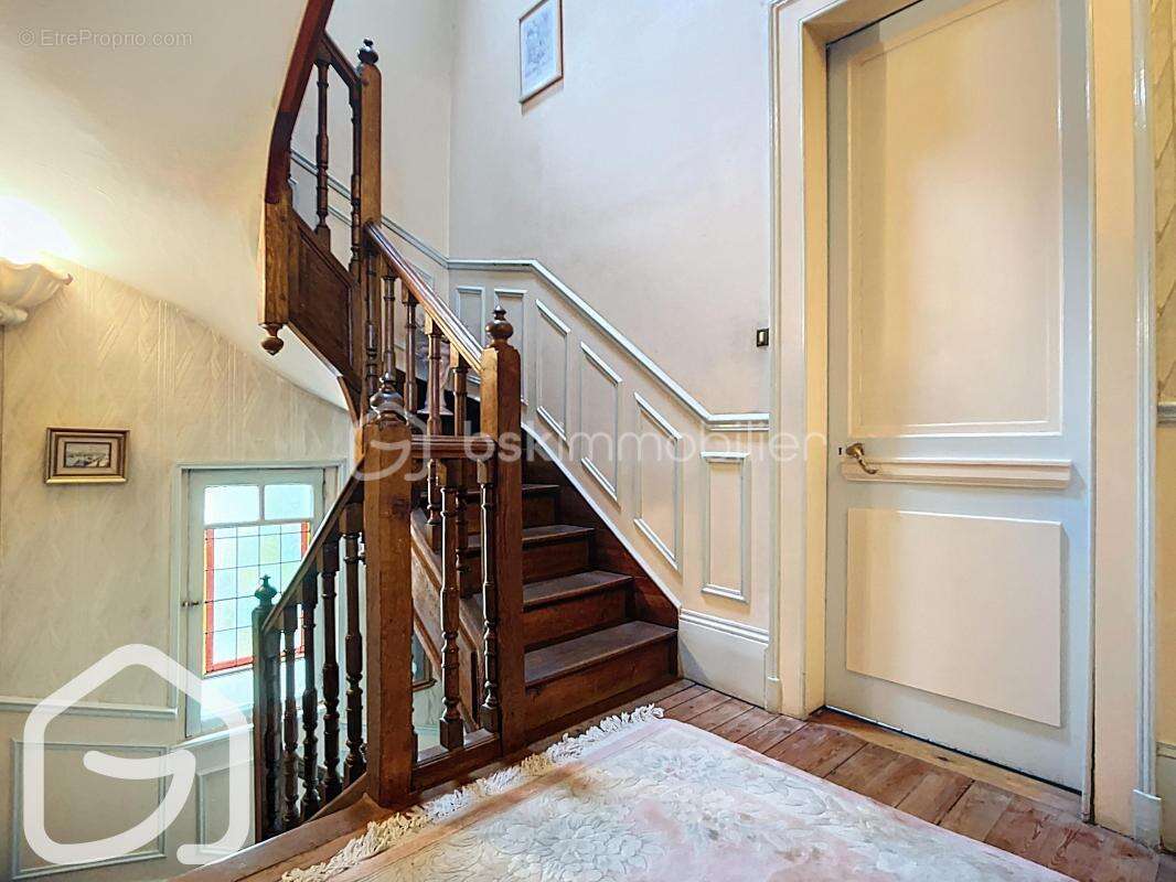 Maison à SAINT-ETIENNE-DU-ROUVRAY