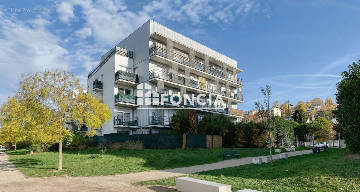 Appartement à CORBEIL-ESSONNES