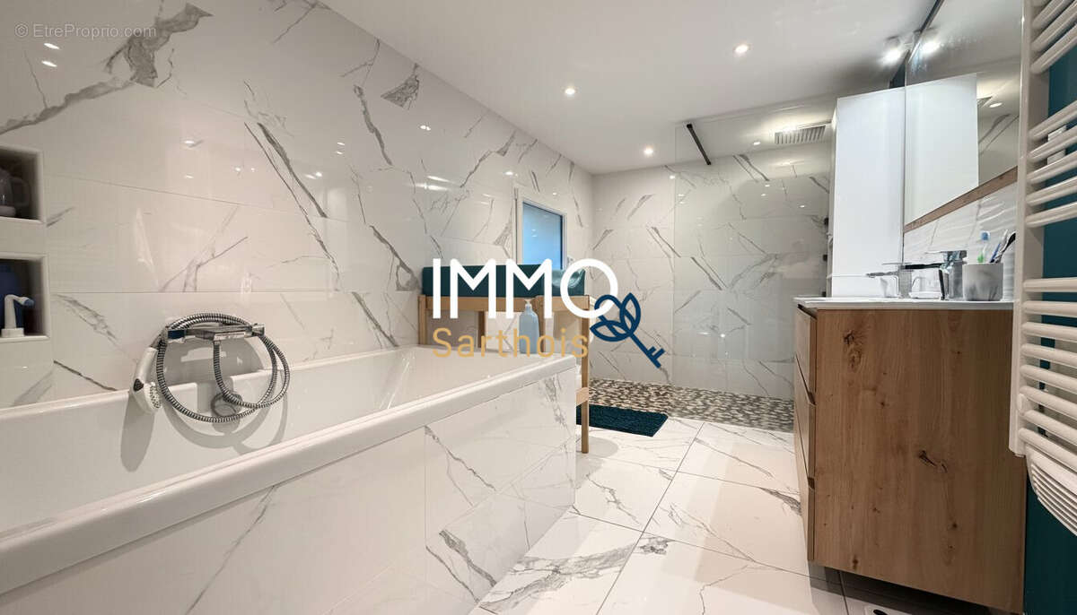 Maison 129 m² à Mayet  - photo 8