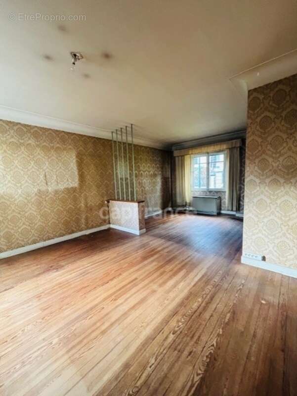  Maison à rénover centre ville de Lourdes - photo 2
