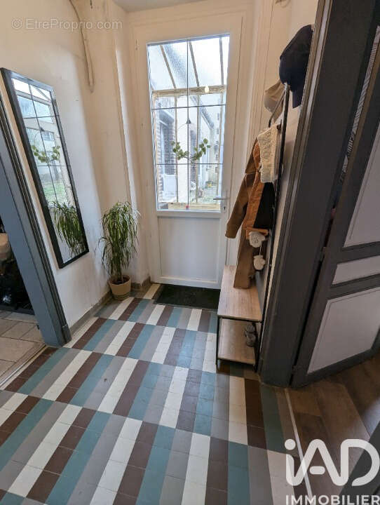 Maison 93 m² à Mont-Saint-Sulpice  - photo 3