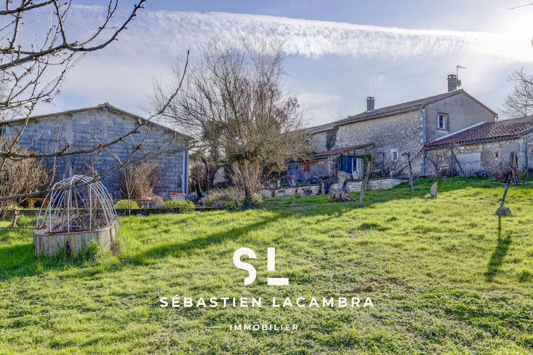 Maison à DENAT