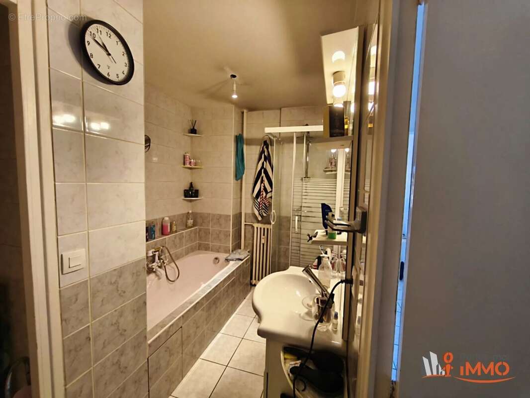 Appartement à SAINT-ETIENNE