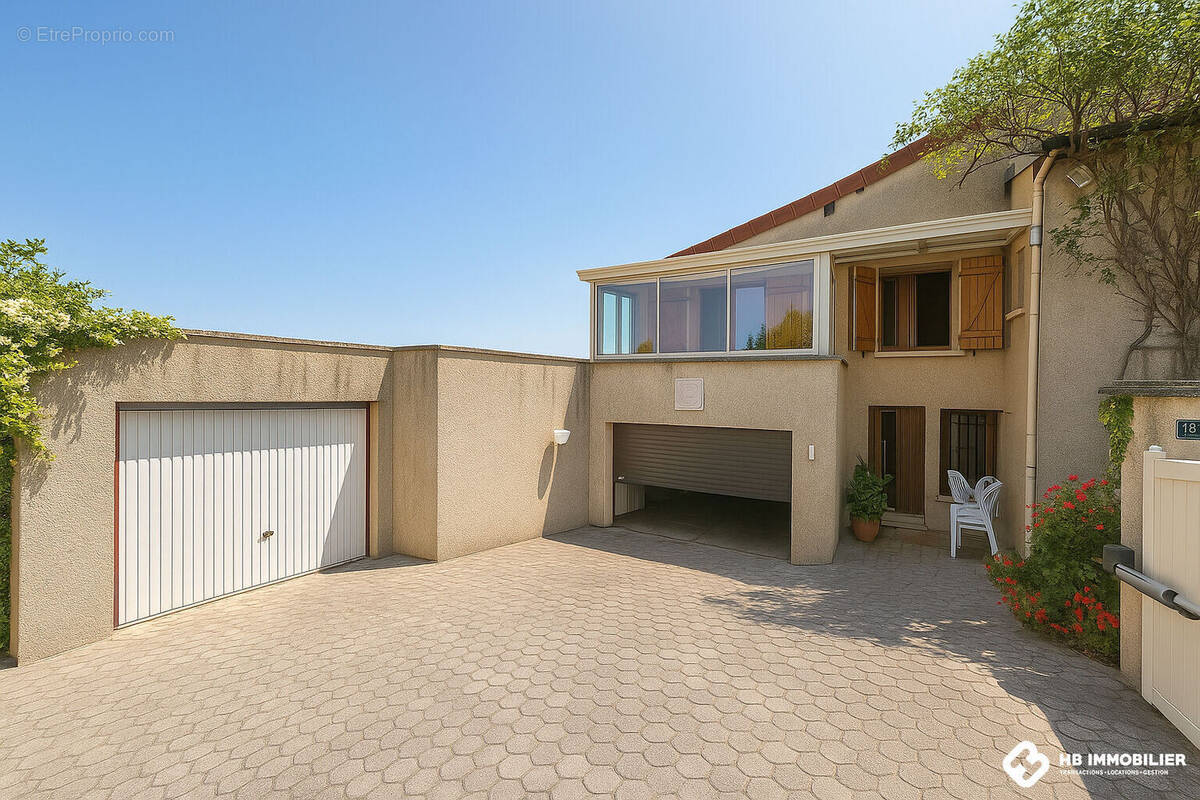 Maison à LA PACAUDIERE