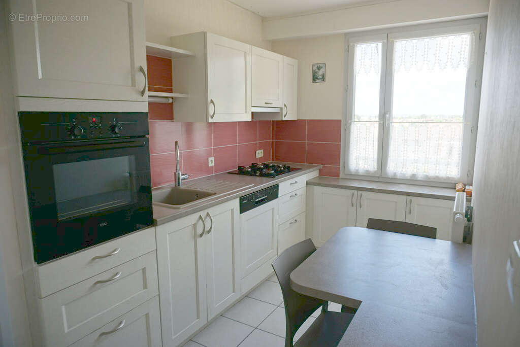 Rare - Très bel appartement F3 de 92 m2 au centre de Paray le Monial - photo 3