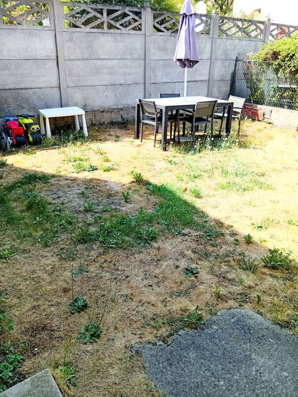 centre ville / Maison divisée en 4 appartements / 3 lots à vendre avec jardins  Fort potentiel - photo 6