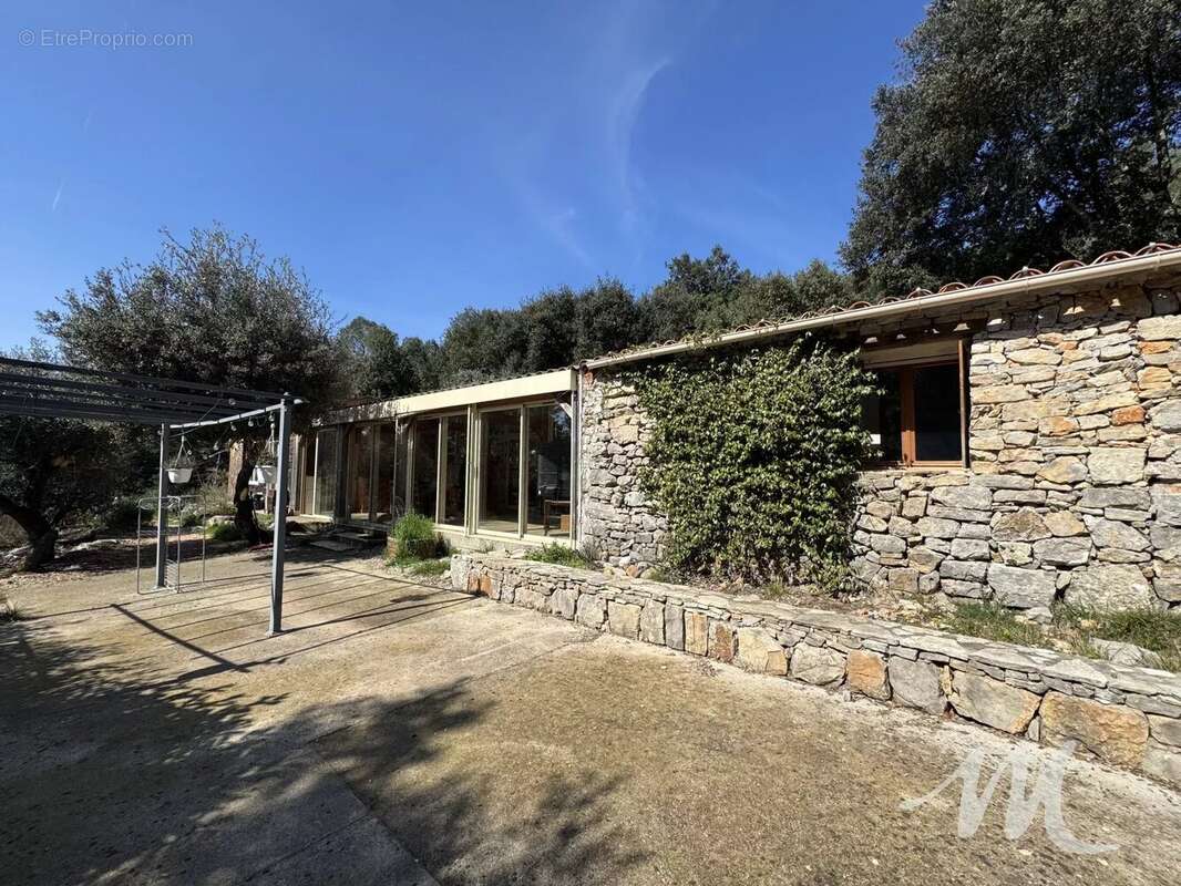Maison à BARJOLS
