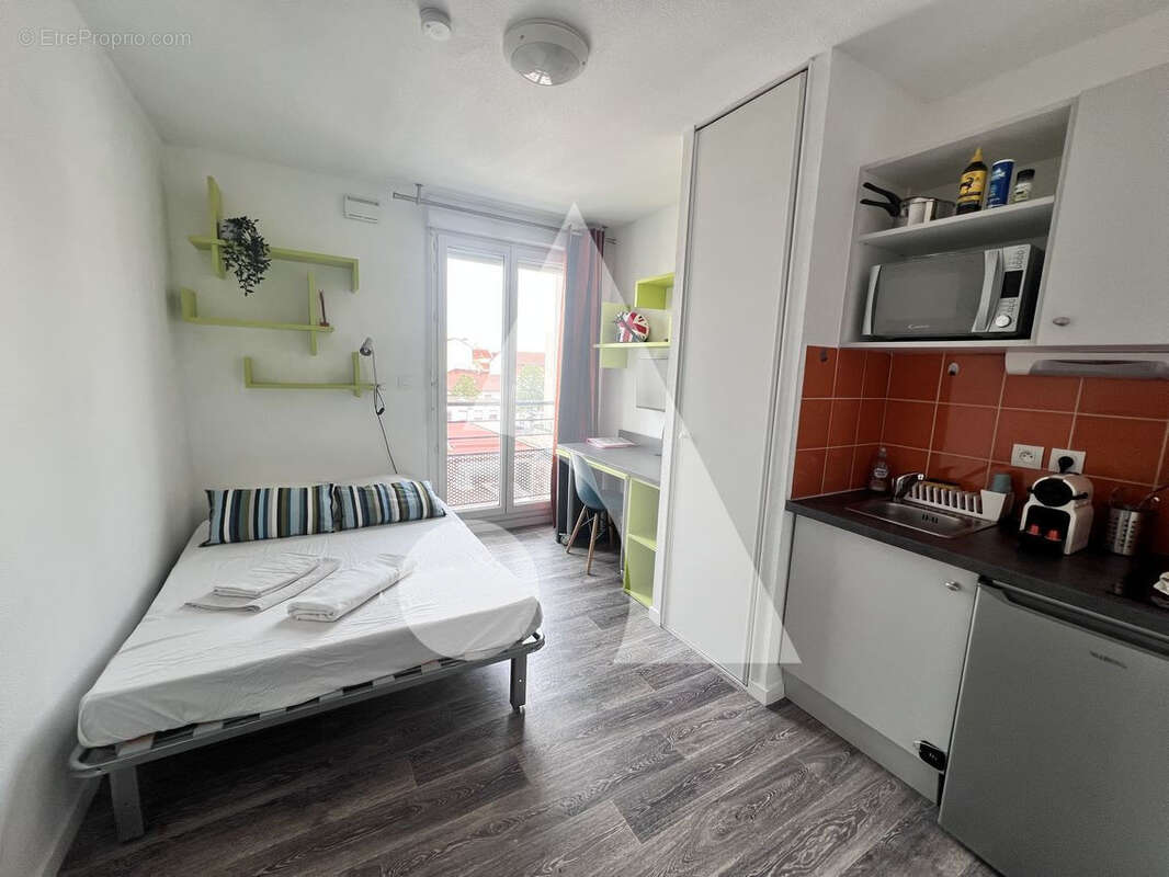 Studio Charpennes SANS BAIL COMMERCIAL18.66 m2 en étage élevé. - photo 2