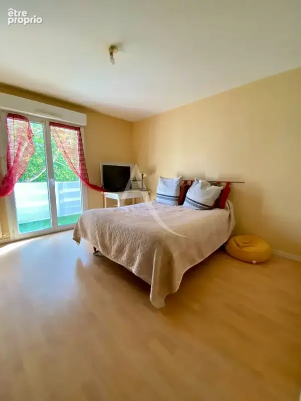 Appartement  plein bourg -Saint Philbert De Grand Lieu - 3 pièce(s) - photo 9