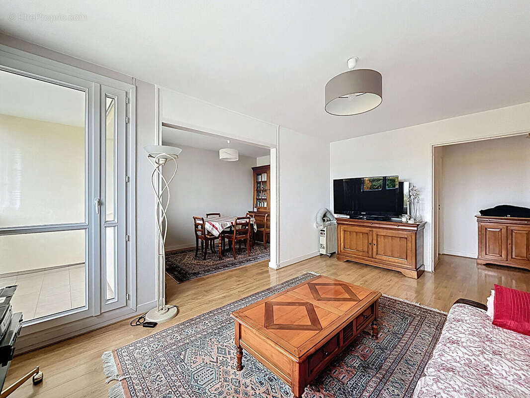 Appartement à SAINT-MICHEL-SUR-ORGE