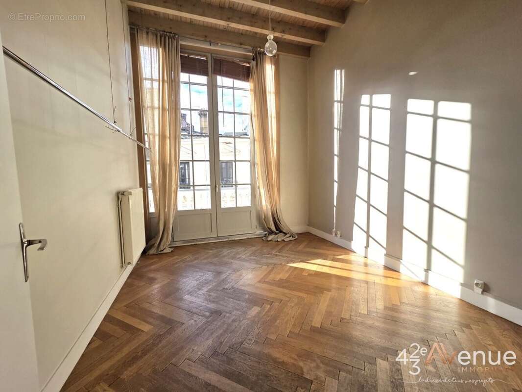 Appartement à SAINT-ETIENNE