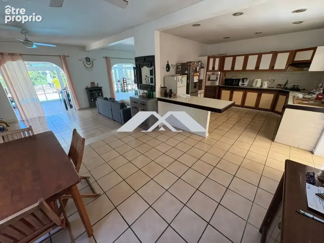 Maison 330 m² à Saint-Pierre  - photo 5