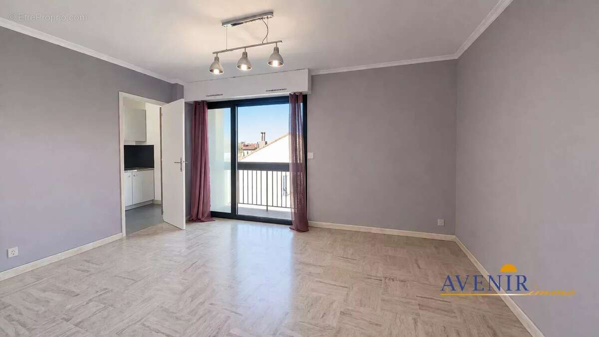 Appartement à MARSEILLE-7E