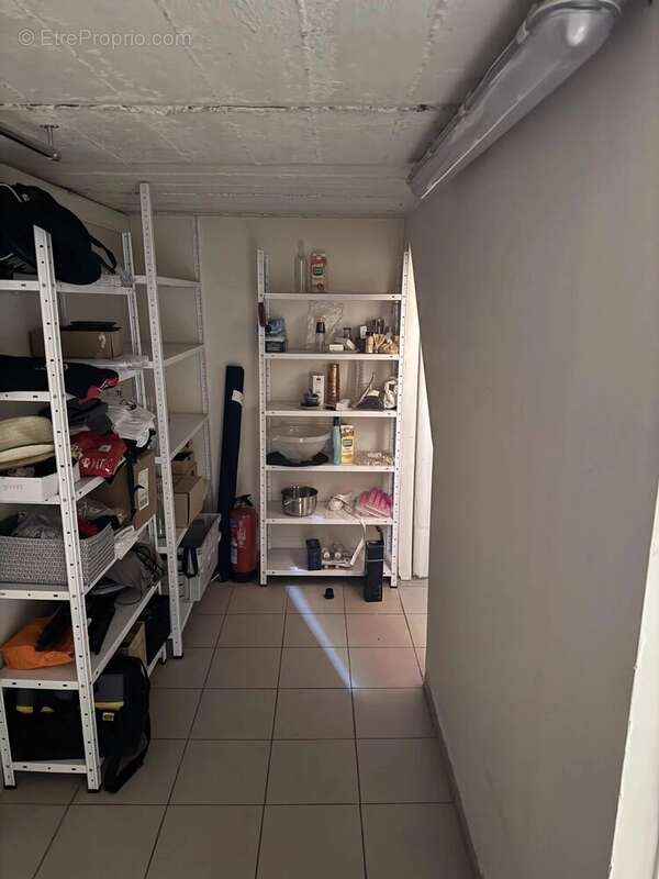 Commerce à SURESNES